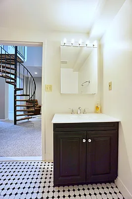 Sold by R New York | media 16