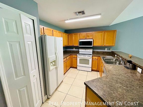 5th image of 724 Harold Ave S