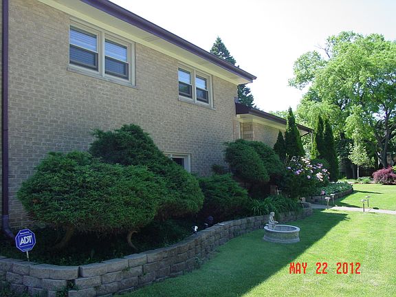 3rd image of 900 Yale Ave