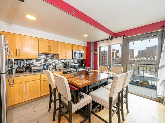 5th image of 704 Brook Ave APT 5R