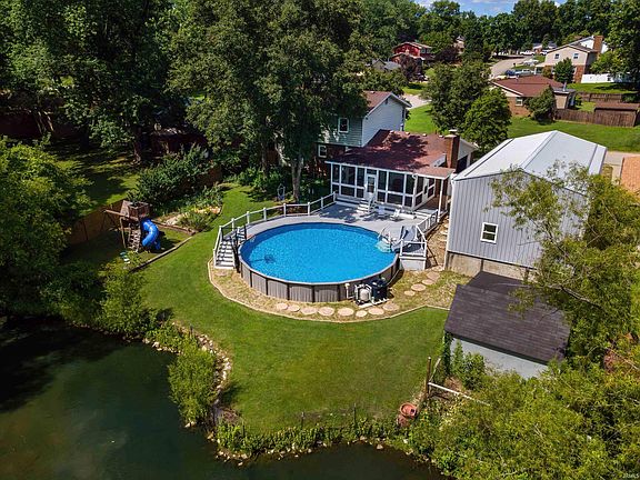 3rd image of 406 Holly Hill Dr
