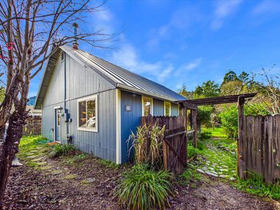 190 Pine St, Redway, CA, 95560