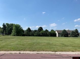 307 Saint Andrews Ct, Mapleton, MN 56065