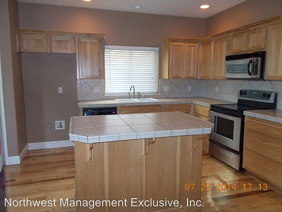 5th image of 17810 NE 36th Way
