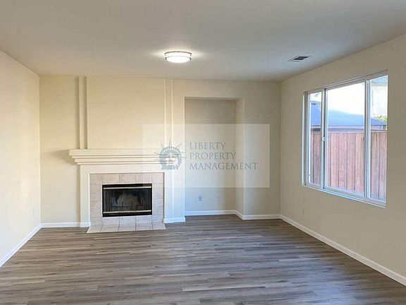 3rd image of 1369 Michael Dr