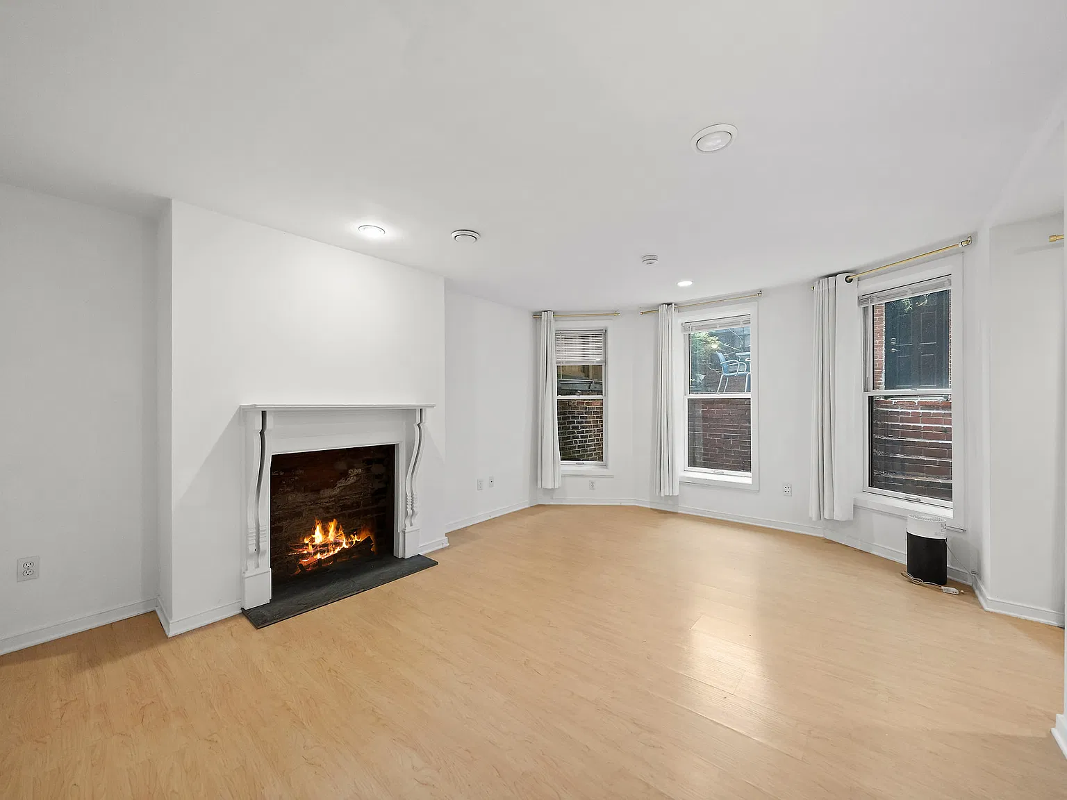 1 bed, 1.5 bath, 1000 sqft, $2,950 — Photo 3