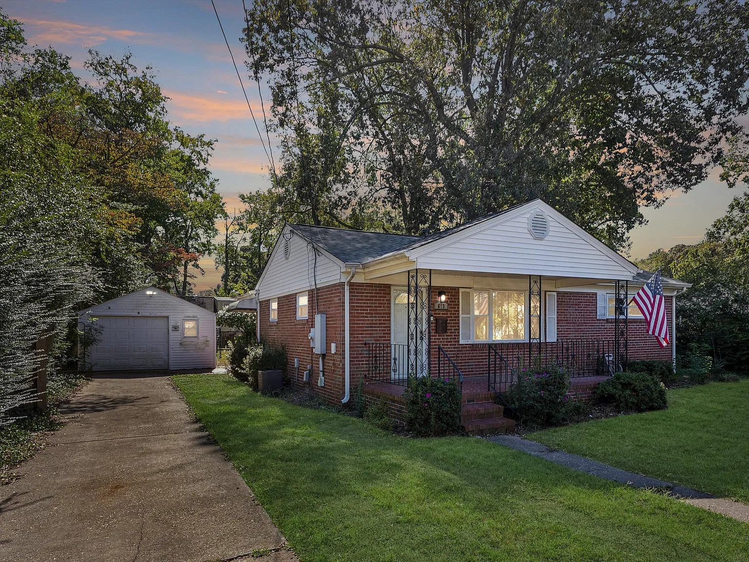 3 bed, 1321 sqft, $2,200 — Photo 1