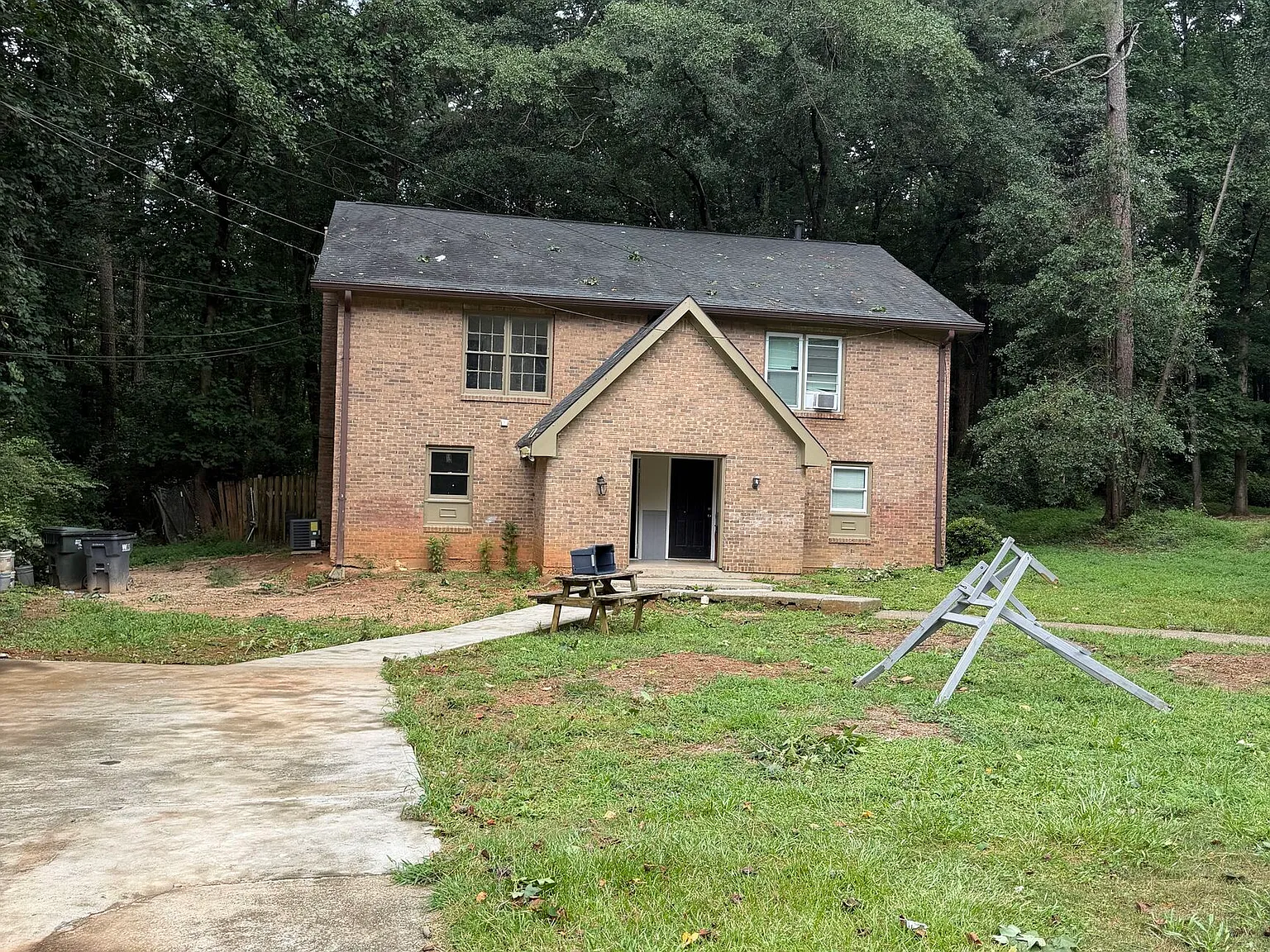 2 bed, 2.5 bath, 1800 sqft, $1,800 — Photo 1
