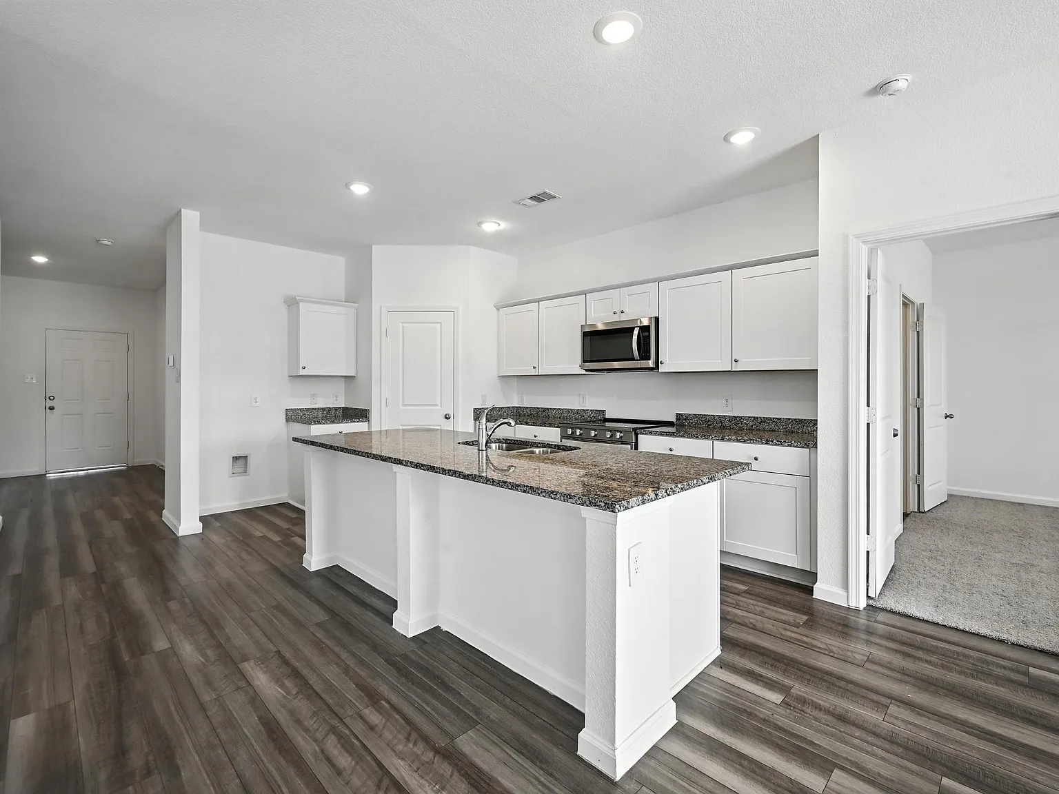 4 bed, 1827 sqft, $2,250 — Photo 4