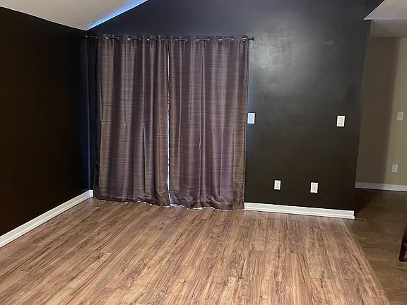 4th image of 25 Elizabeth Ln #25