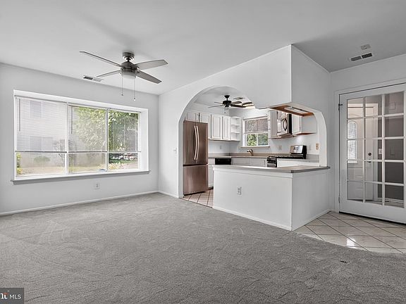 4th image of 154 Benjamin Ct #G154