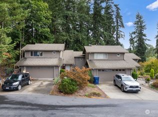 1811 Larch Way, Lynnwood, WA 98036