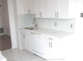1121 Steeles Ave W #909, Toronto, ON