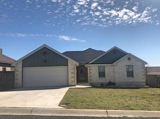703 Darlington Dr, Fredericksburg, TX 78624