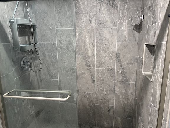 5th image of 229 E Park Ave #1W-1
