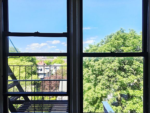 4th image of 60 E 17th St #70