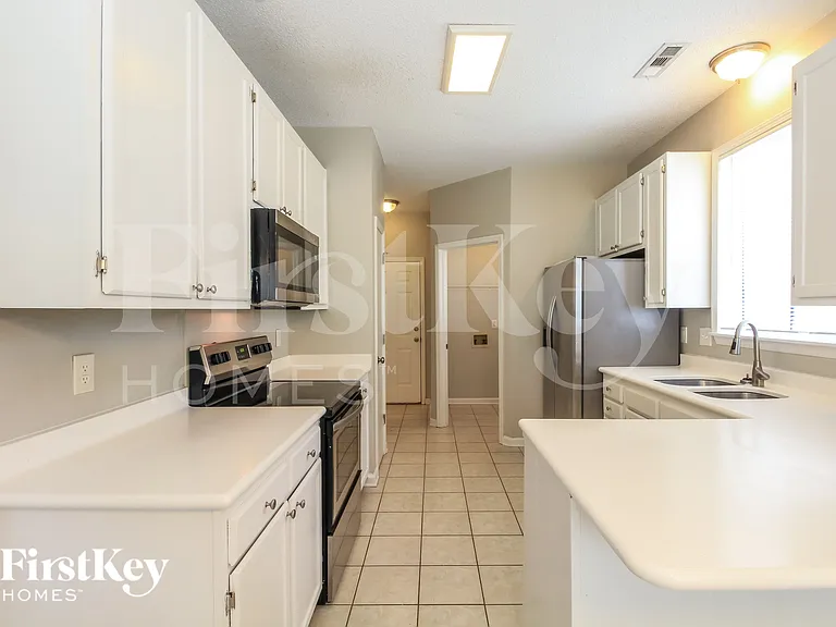 4101 Chimney Springs Ct — Photo 6
