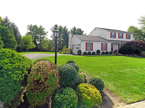 41 Castlewood Dr, Chalfont, PA 18914