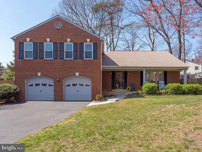 8019 Daffodil Ct — Photo 2