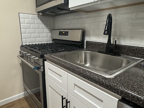 2nd image of 18 Waldron Ave APT 2A