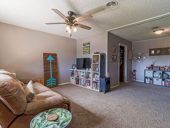 4th image of 207 Spruce Ave