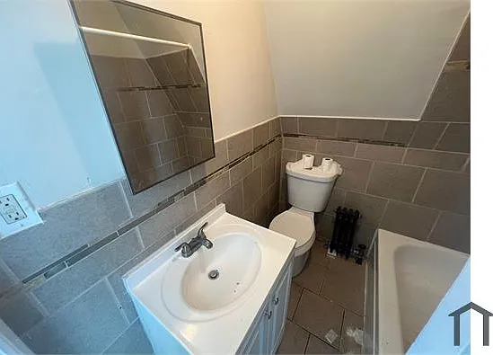 70 Lindsley Ave #3 — Photo 2