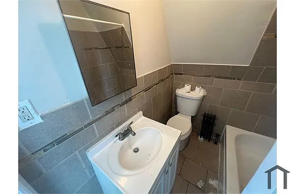 Building Photo - 70 Lindsley Ave #3