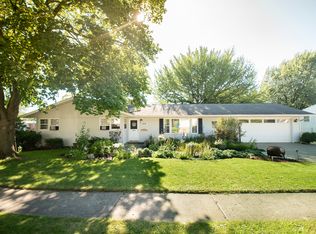 1207 Goral Ct, Dixon, IL 61021