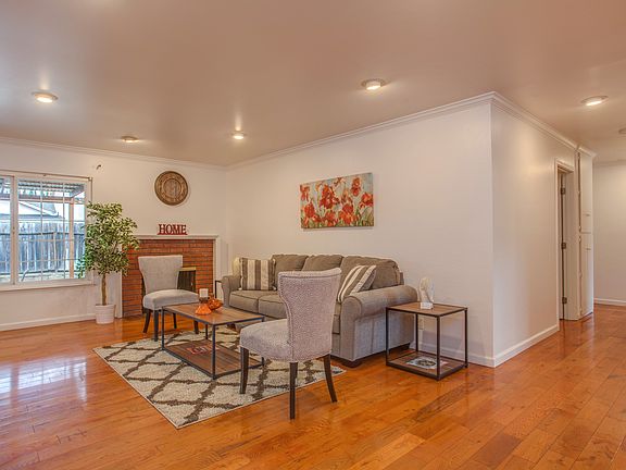 4th image of 6156 Glen Harbor Dr