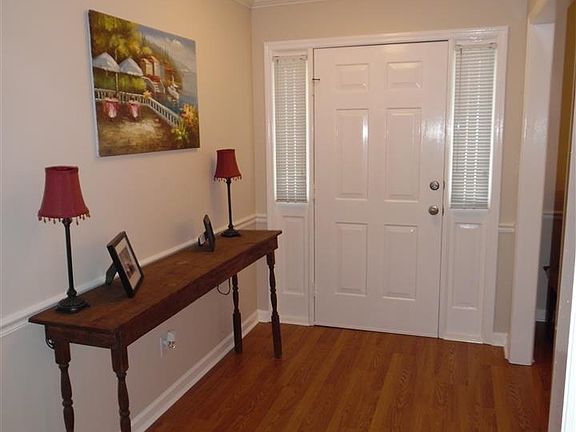 5th image of 130 Anna Kathryn Dr