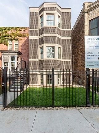 2nd image of 530 E 44th Pl