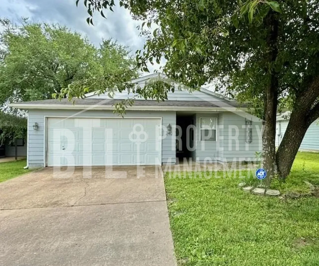 Beautiful 3BR Home in The Highlands Subdivision — Photo 1