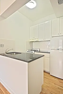 Rented by Maz Group NY | media 11