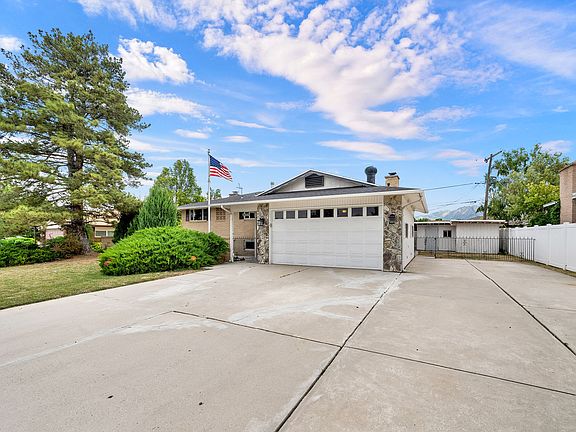 3rd image of 4603 Beechwood Rd