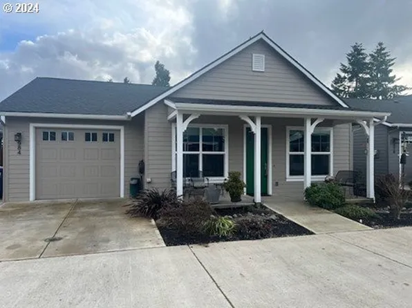 984 S 47th St, Springfield, OR 97478