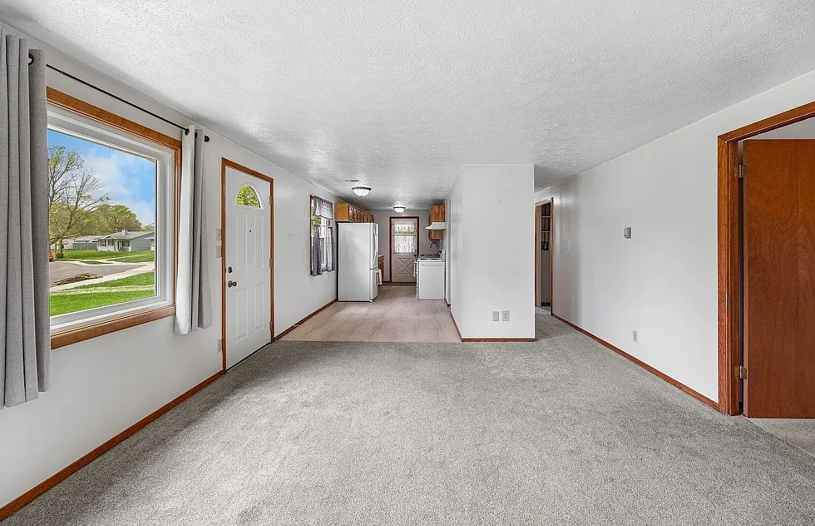 3 bed, 864 sqft, $1,500 — Photo 4