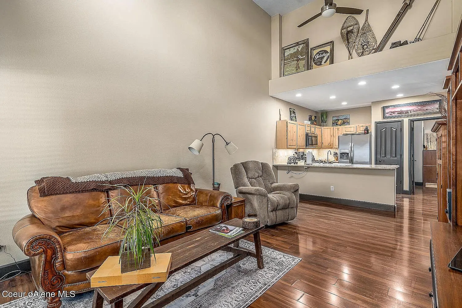 3 bed, 2.5 bath, 1342 sqft, $2,300 — Photo 3