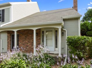 2S761 Grove Ln, Warrenville, IL 60555