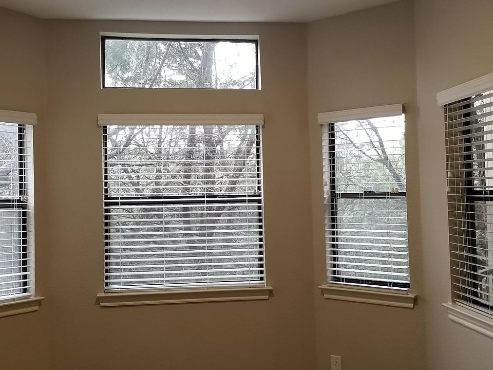 1st image of 4015 Dry Creek Dr