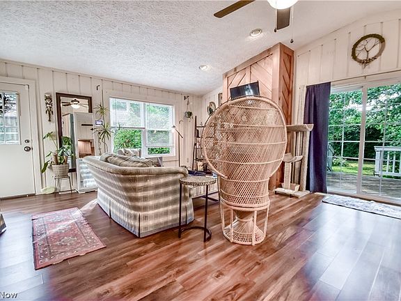 4th image of 1483 Welch Rd