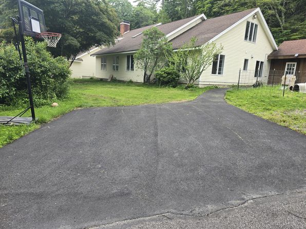 66 Horace Greeley Rd #AD