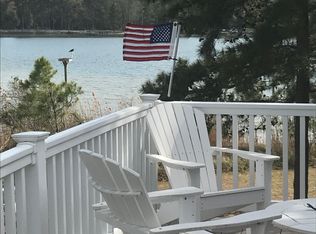 81 Ditchley Pointe Ln, Kilmarnock, VA 22482