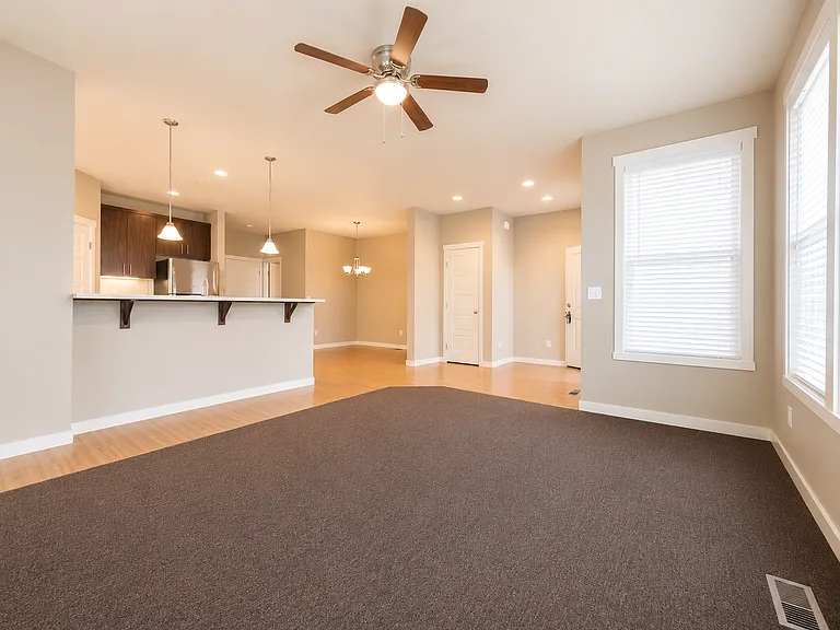 7214 Hayworth Ave NE — Photo 4
