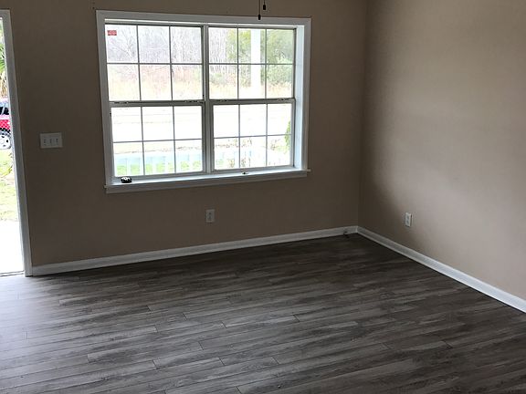 3rd image of 489 Persimmon Blvd NE