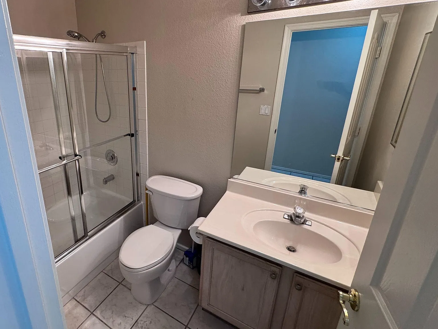 4 bed, 2.0 bath, 1632 sqft, $849 — Photo 4