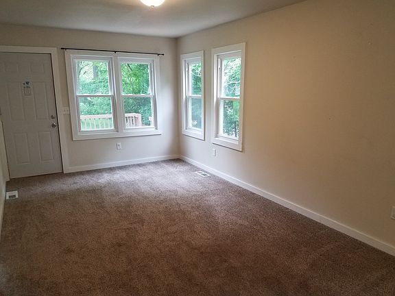 3rd image of 266 Koshkonong Dr