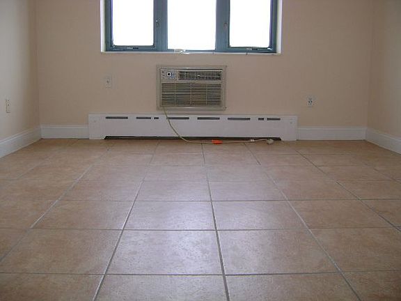3rd image of 2447 44th St APT 2B