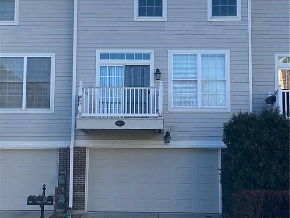 2nd image of 8617 N Meridian St