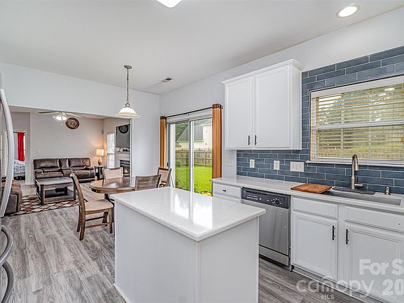 2nd image of 2823 Oakdale Pasture Dr