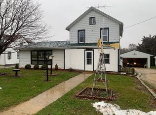 2708 W Florence Rd, Freeport, IL 61032